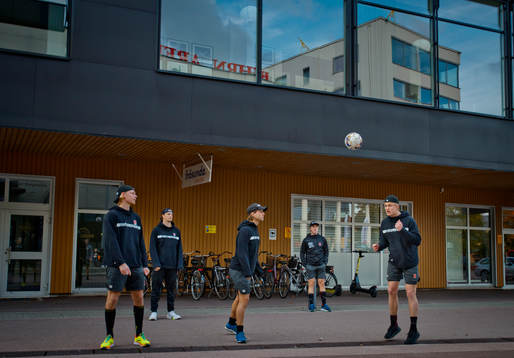 Örebros Mathias Bromé och Oliver Eklind värmer upp med