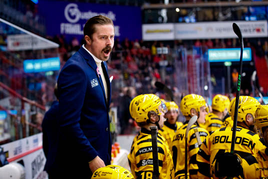 Skellefteås assisterande Andreas Falk