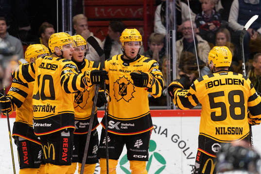 Skellefteås Max Lindholm jublar