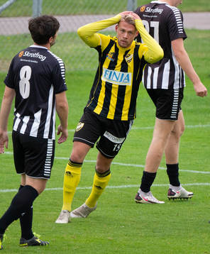 Bläddra bland fler bilder av Fotboll, div. 2, IFK Hässleholm - Högsbo IK