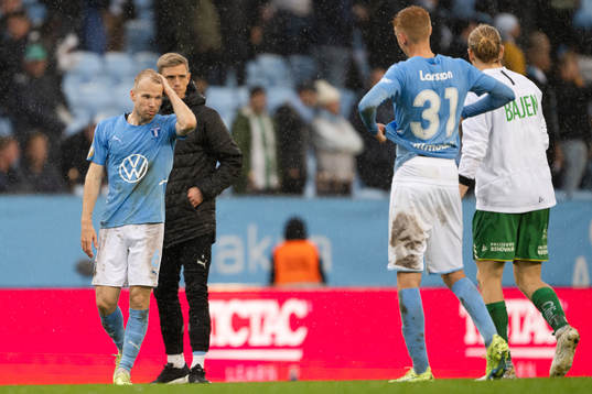 Malmö FFs Oscar Lewicki deppar