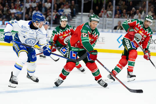 Leksands Carter Ashton mot Frölundas Max Friberg och Joel