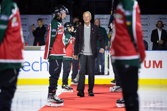 Tidigare spelaren och lagkaptenen Arne Carlsson