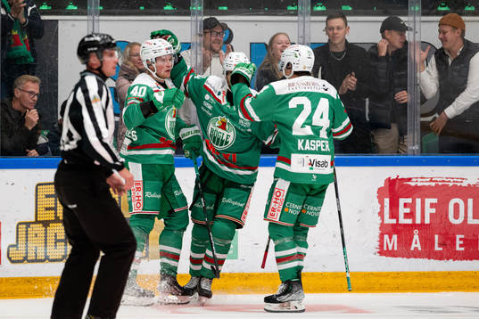 Rögles Oskar Stål-Lyrenäs jublar