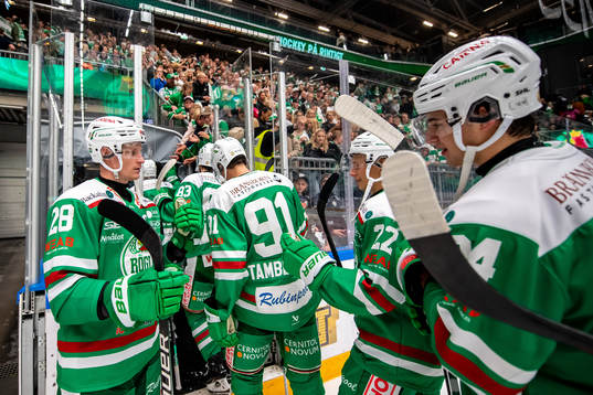 Rögles Anton Bengtsson jublar