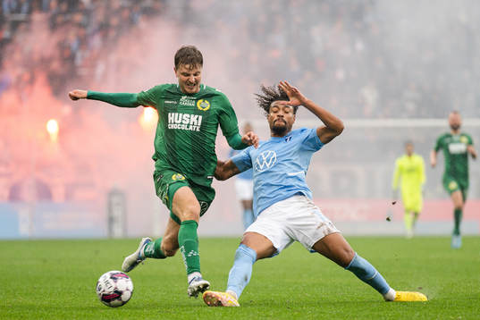 Hammarbys Joel Nilsson och Malmö FFs Joseph Ceesay