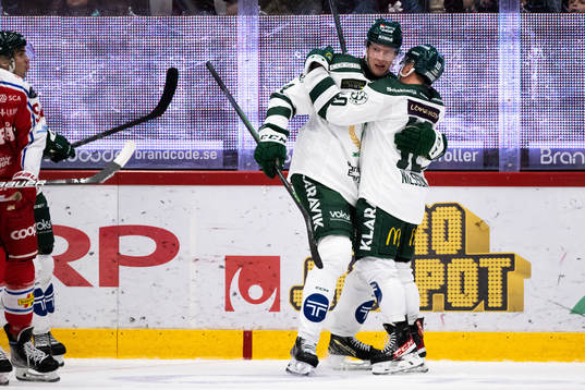 Färjestads Victor Ejdsell och Marcus Nilsson jublar