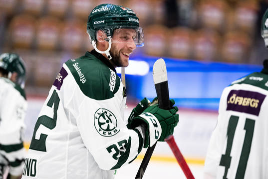 Färjestads Per Åslund jublar