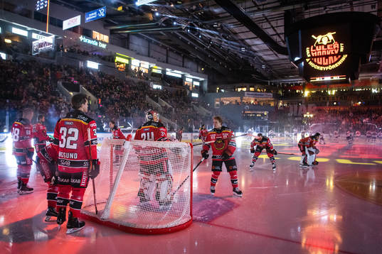 Coop Norrbotten arena interiör och Luleås Olli Nikupeteri