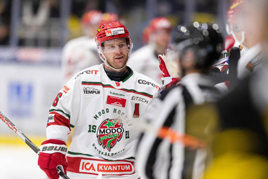 Modos Sebastian Ohlsson jublar