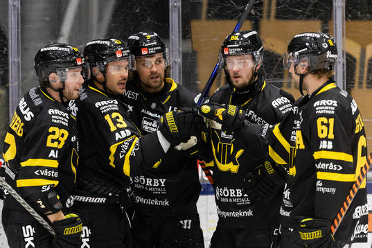Västerås Trevor Cheek jublar med lagkamrater