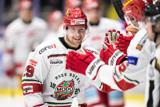 Modos Mikkel Aagaard jublar