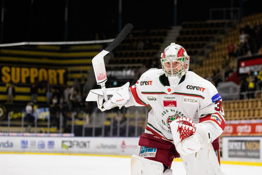 Modos målvakt Kristers Gudlevskis jublar