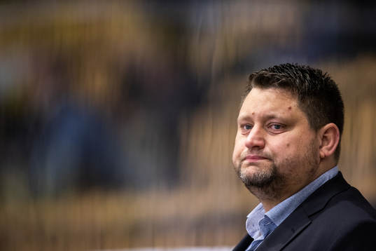Modos tränare Mattias Karlin