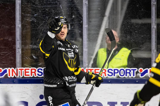 Västerås Trevor Cheek jublar