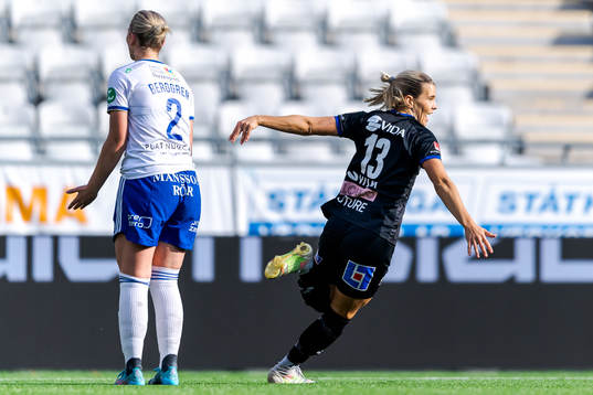 IFK Norrköpings Selma Berggren deppar och Växjös Mimmi