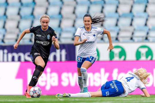 Växjös Hanna Stokki mot IFK Norrköpings Selma Cajlakovic