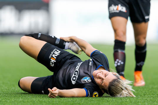Växjös Mimmi Strömgren har ont