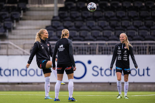 Sigrid Kristina Reidun Aas of Arna-Bjørnar warms up