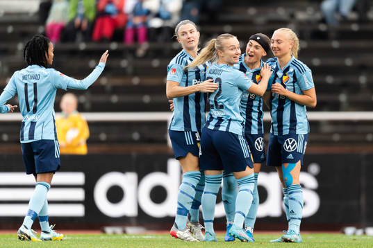 Djurgårdens Emelie Asplund Lövgren , Ebba Hed, Lova