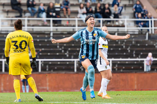 Djurgårdens Lova Lundin jublar