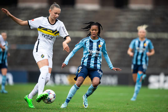 AIKs Hedda Johansson och Djurgårdens Linda Maserame