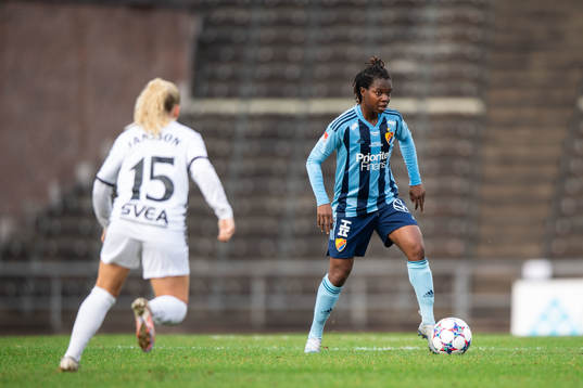 AIKs Emelie Jansson och Djurgårdens Portia Boakye