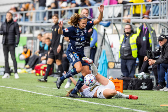 Häckens Pauline Hammarlund och Linköpings Emma Lennartsson
