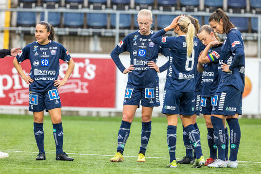 Linköpings Heidi Ellingsen och Amalie Vangsgaard deppar