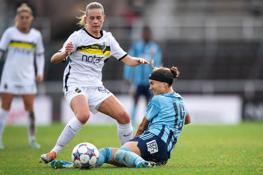 AIKs Olivia Lindstedt och Djurgårdens Lova Lundin