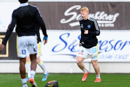 Falkenbergs Wilhelm Ärlig före fotbollsmatchen i Ettan