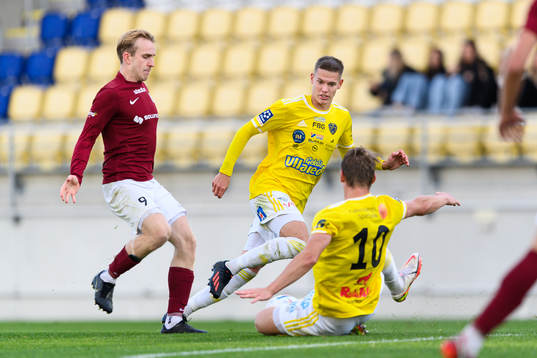 Qvidings Noa Bernhardtz och Falkenbergs Taylor Silverholt