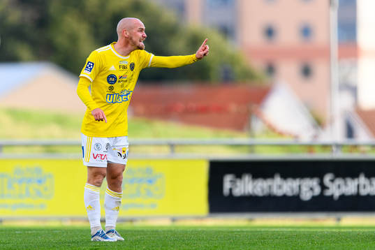 Falkenbergs Christoffer Carlsson reagerar