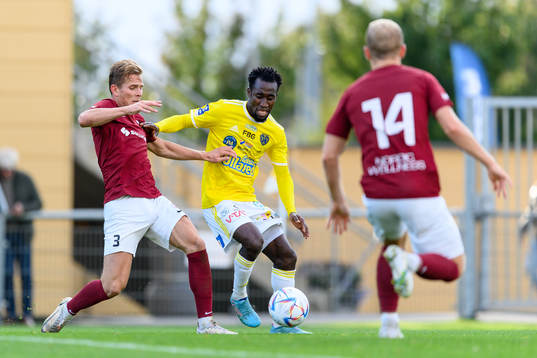 Qvidings Isak Skoog och Falkenbergs Godwin Aguda