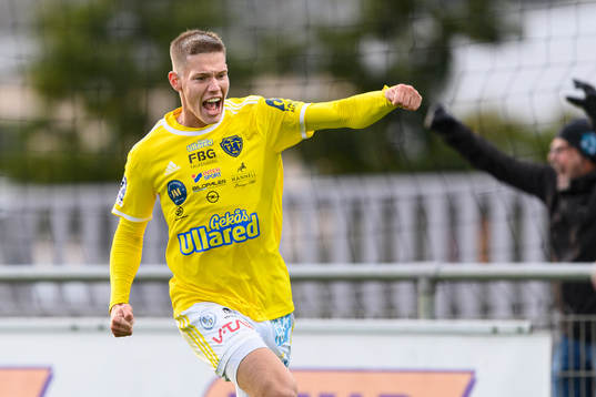 Falkenbergs Taylor Silverholt jublar