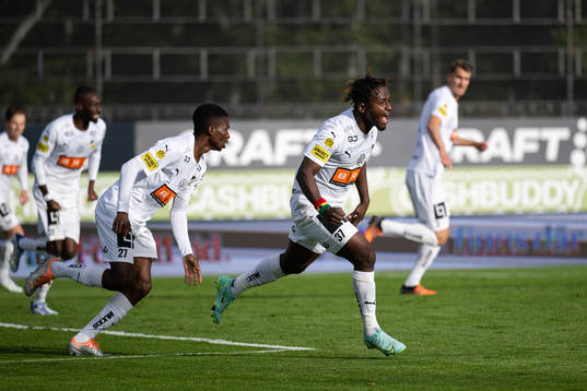 Häckens Ibrahim Sadiq jublar