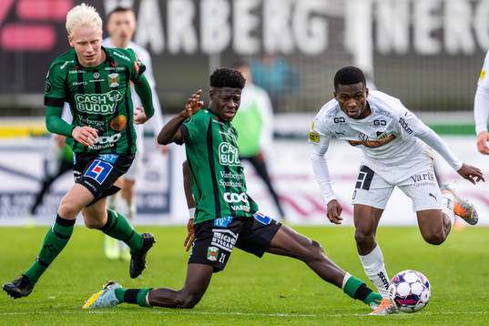 Varbergs Filipe Sisse och Häckens Akoua Romeo Amane