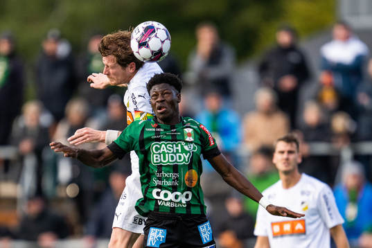 Häckens Erik Friberg och Varbergs Filipe Sisse