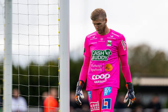 Varbergs målvakt Fredrik Andersson deppar