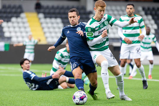 Utsiktens Predrag Randelovic och Västerås SKs Daniel Ask