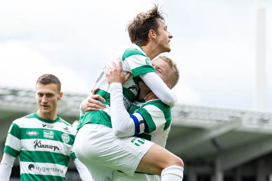 Västerås SKs Olle Edlund och Simon Johansson jublar
