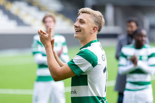 Västerås SKs Simon Gefvert jublar