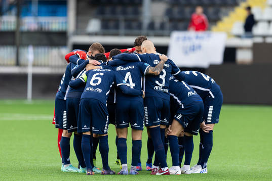 Utsikten samlade innan  fotbollsmatchen i Superettan mellan