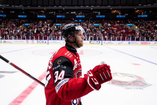 Malmö Redhawks Carl Söderberg jublar