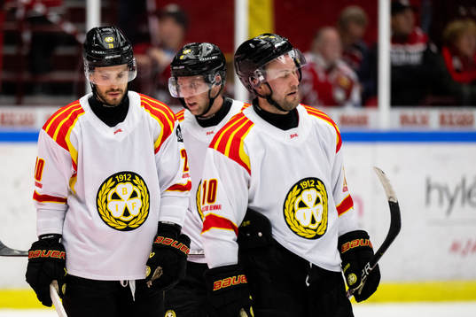 Brynäs Oula Palve, Greg Scott och Johan Larsson deppar