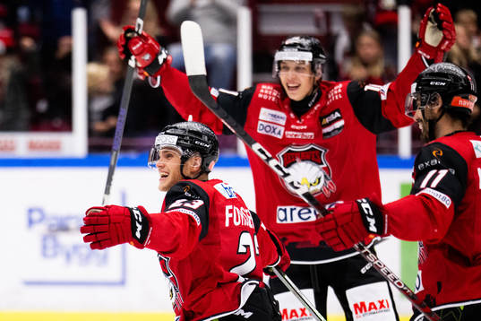 Malmö Redhawks Christoffer Forsberg jublar
