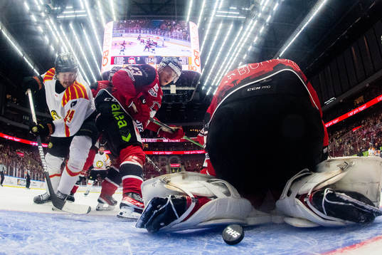 Brynäs Hannes Björninen gör 3-4 mot Malmö Redhawks