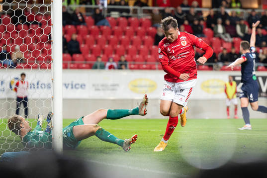 Kalmars Simon Skrabb gör 2-0