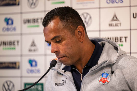 Helsingborgs tränare Alvaro Santos deppar