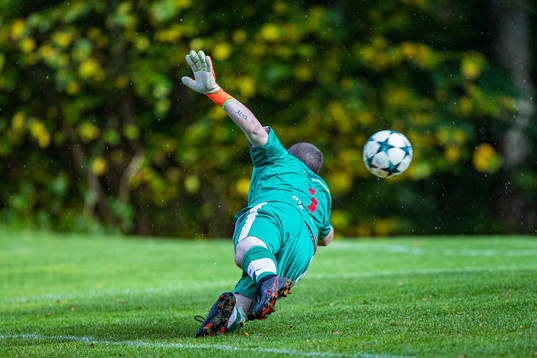 Venestads målvakt Nicklas Frisk släpper in 0-1